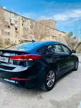 Hyundai Elantra, 2016-5