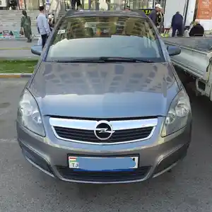 Opel Zafira, 2005