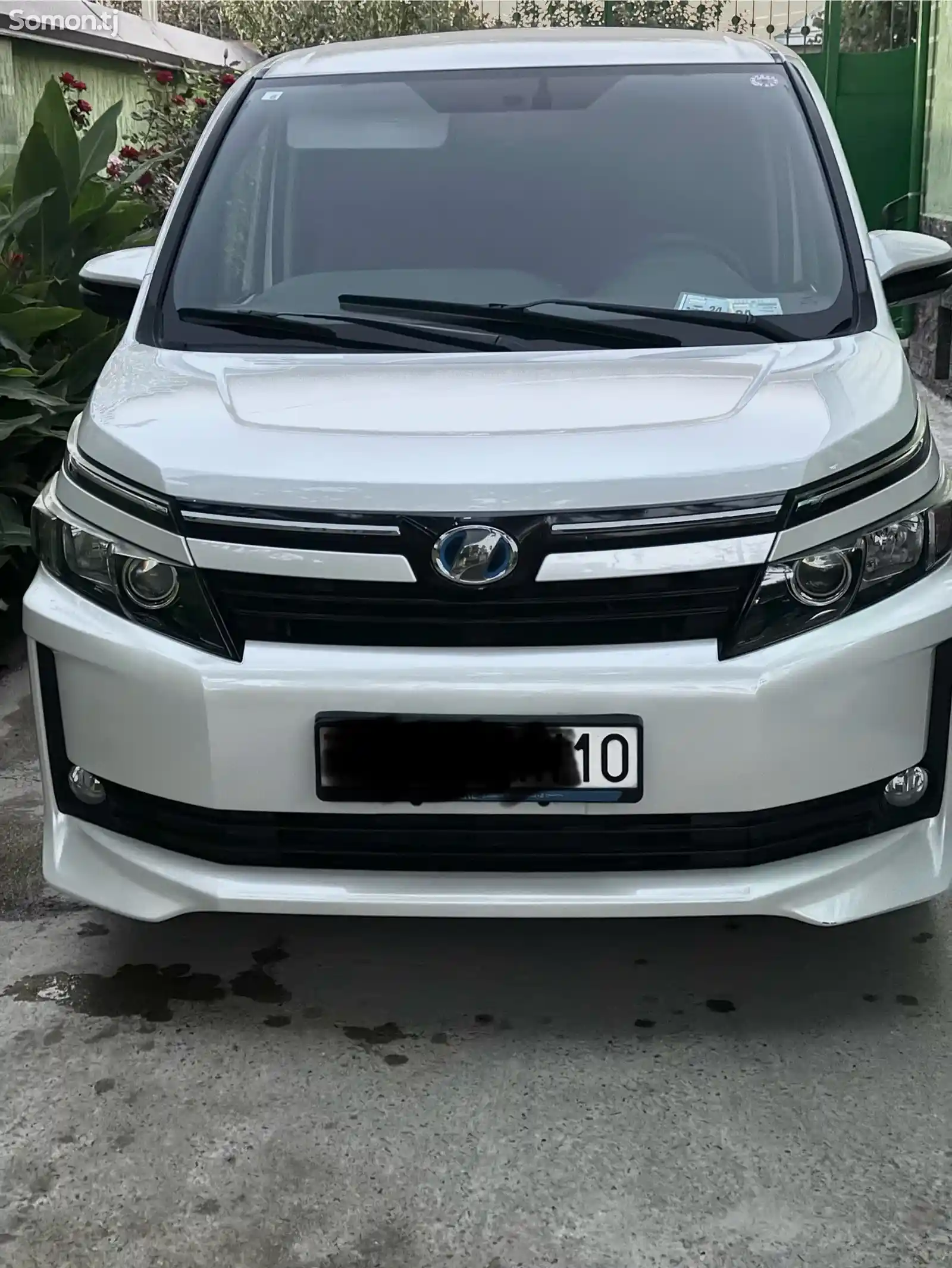 Toyota Voxy, 2014-5