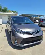 Toyota Sienna, 2017-3