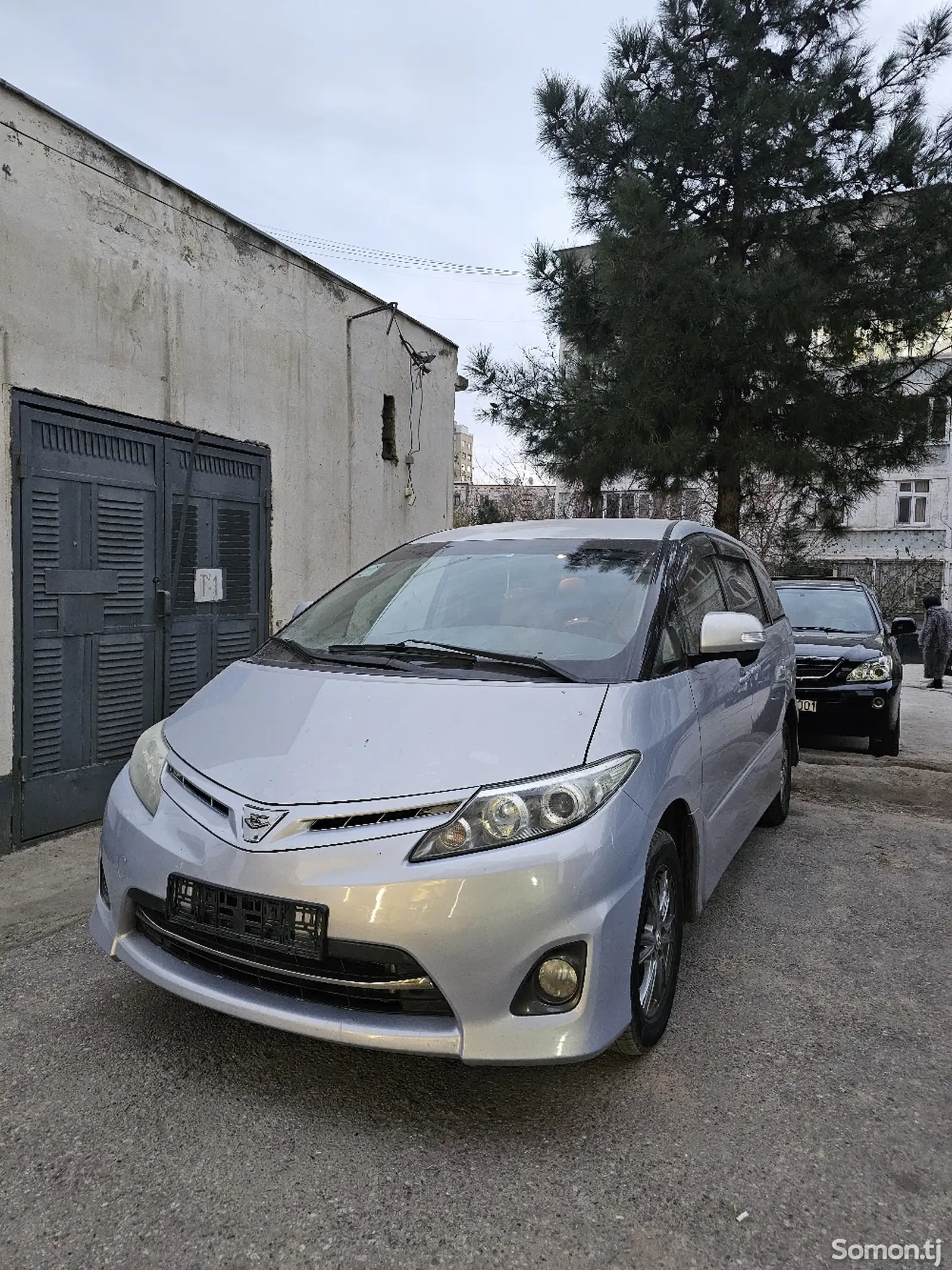 Toyota Estima, 2011-1