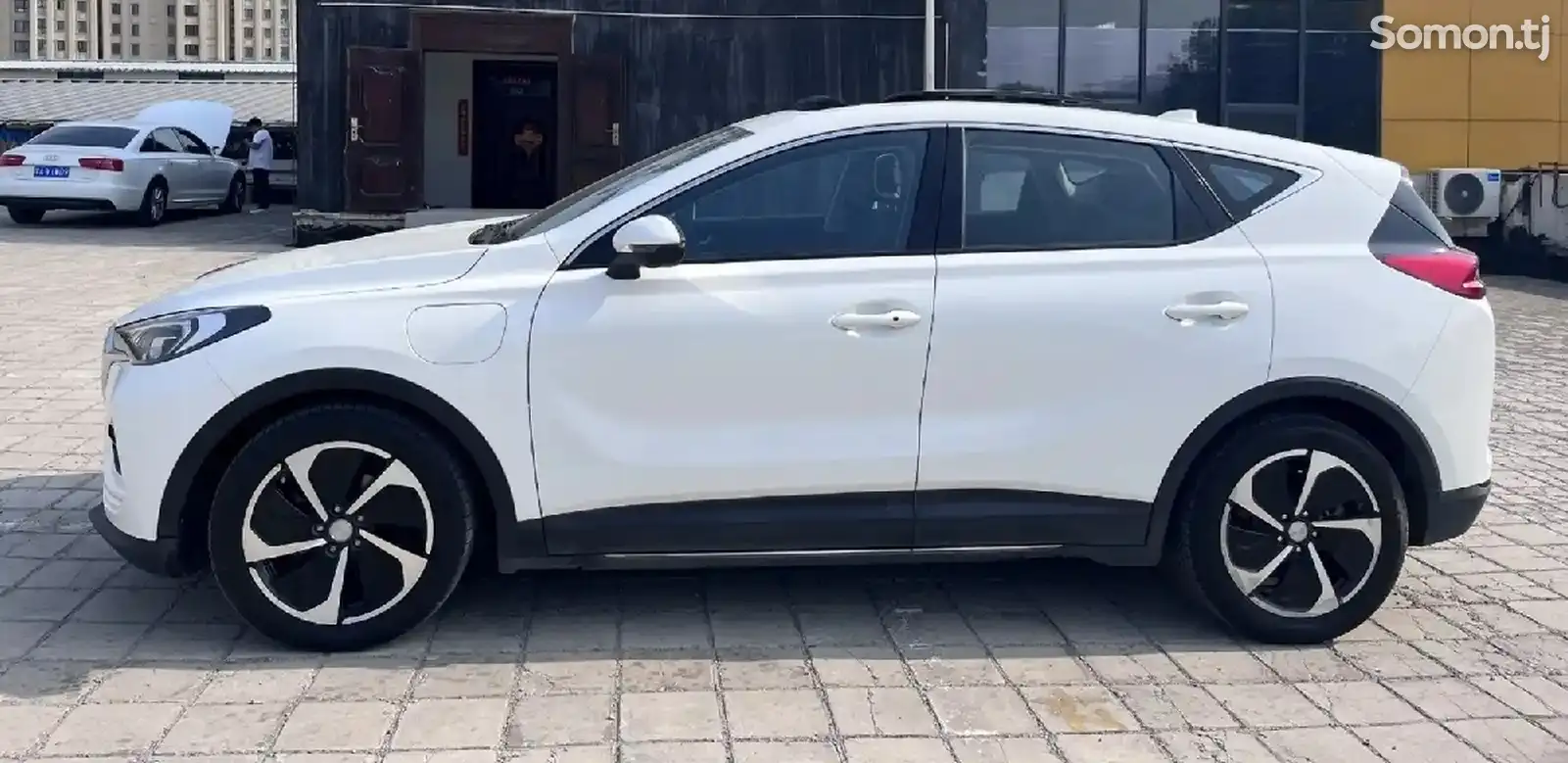 Hongqi E-HS3, 2019