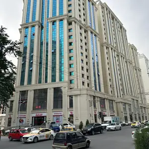 2-комн. квартира, 10 этаж, 80м², Душанбе