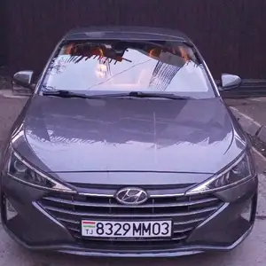 Hyundai Elantra, 2019