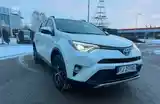 Toyota RAV 4, 2017-4