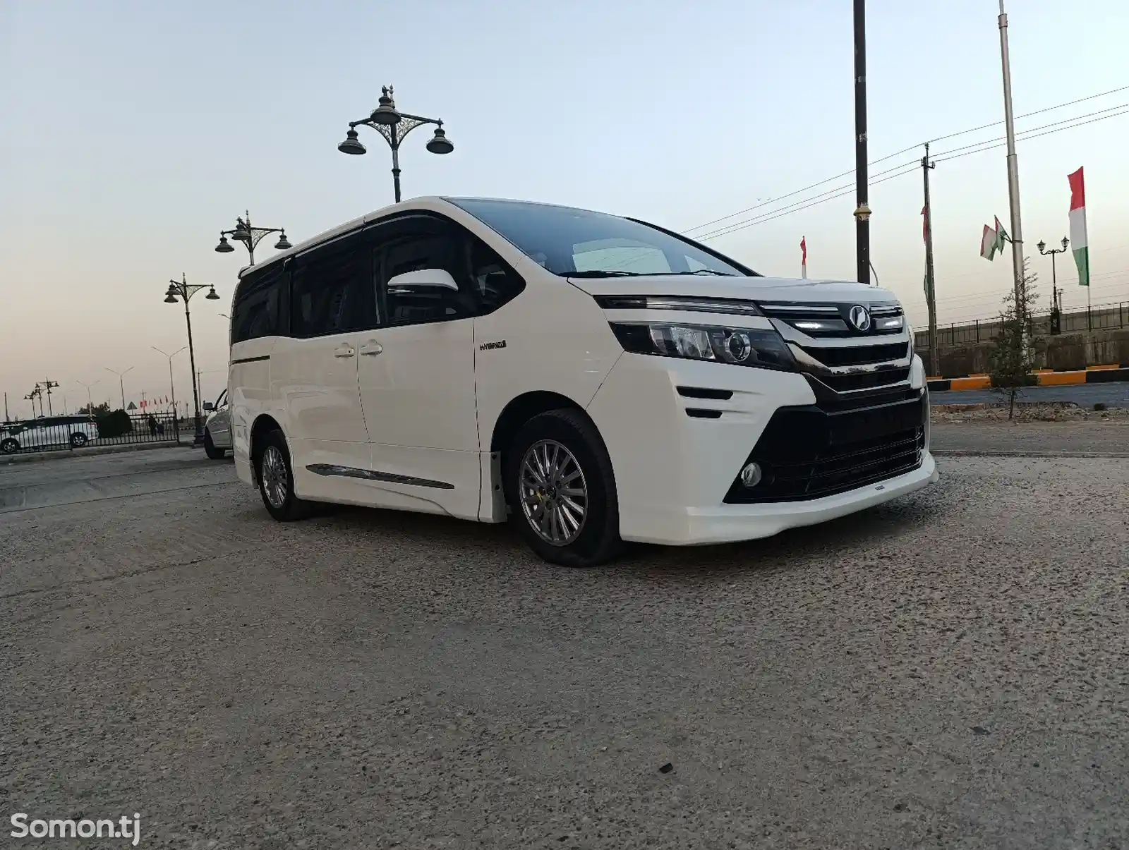 Toyota Voxy, 2014-3