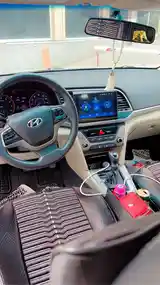 Hyundai Elantra, 2017-5