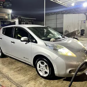 Nissan Leaf, 2015