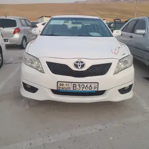 Toyota Camry, 2010