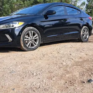 Hyundai Elantra, 2018