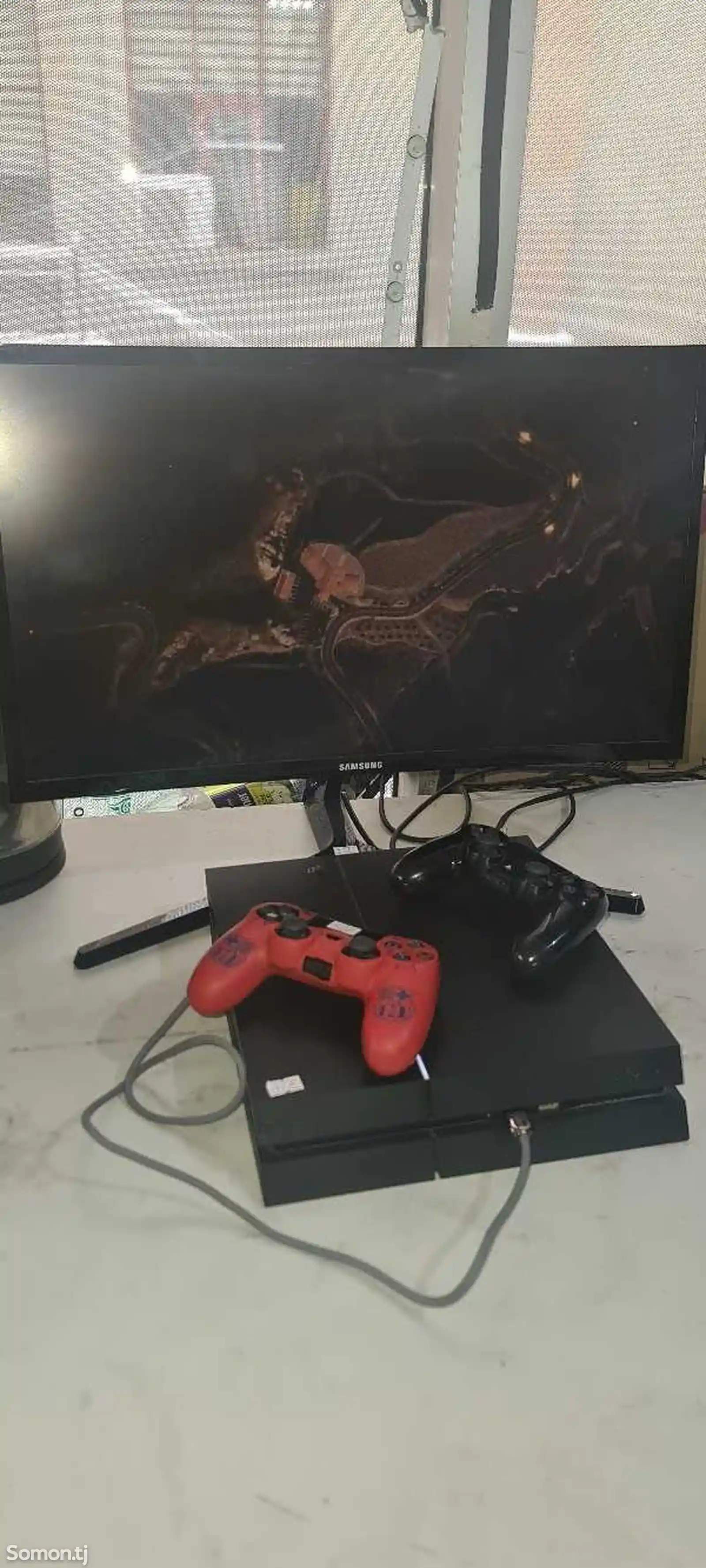 Игровая приставка PS4-3