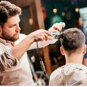 Услуги стрижки и укладки волос для мужчин