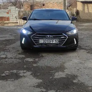 Hyundai Elantra, 2018