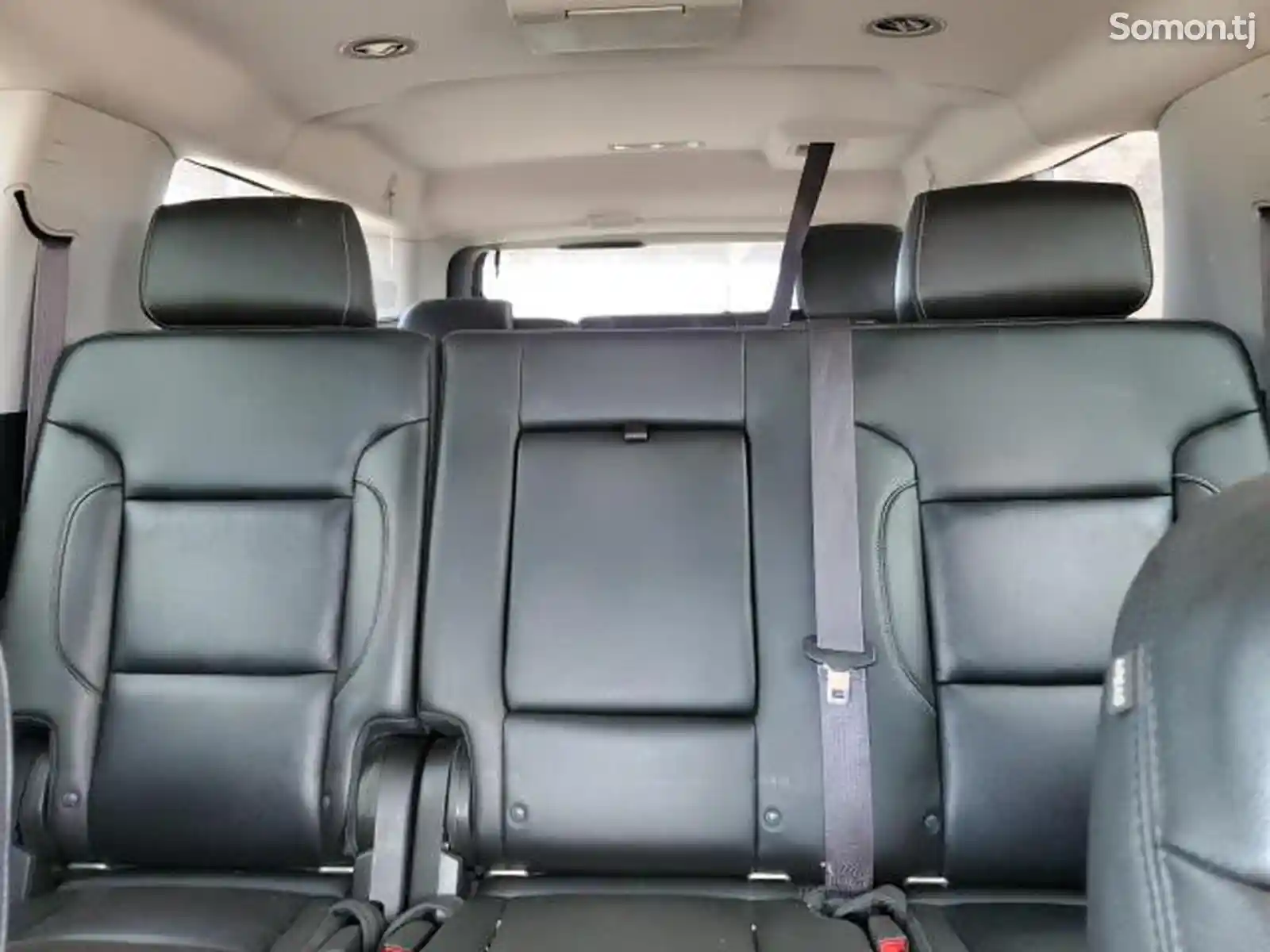 Chevrolet Suburban, 2015-10