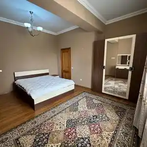 2-комн. квартира, 10 этаж, 70м², Цум