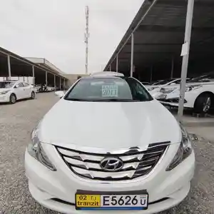 Hyundai Sonata, 2010