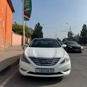 Hyundai Sonata, 2010