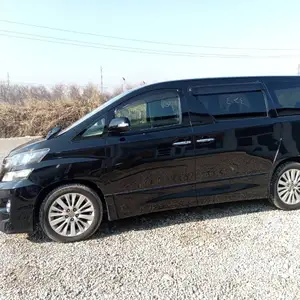 Toyota Vellfire, 2015