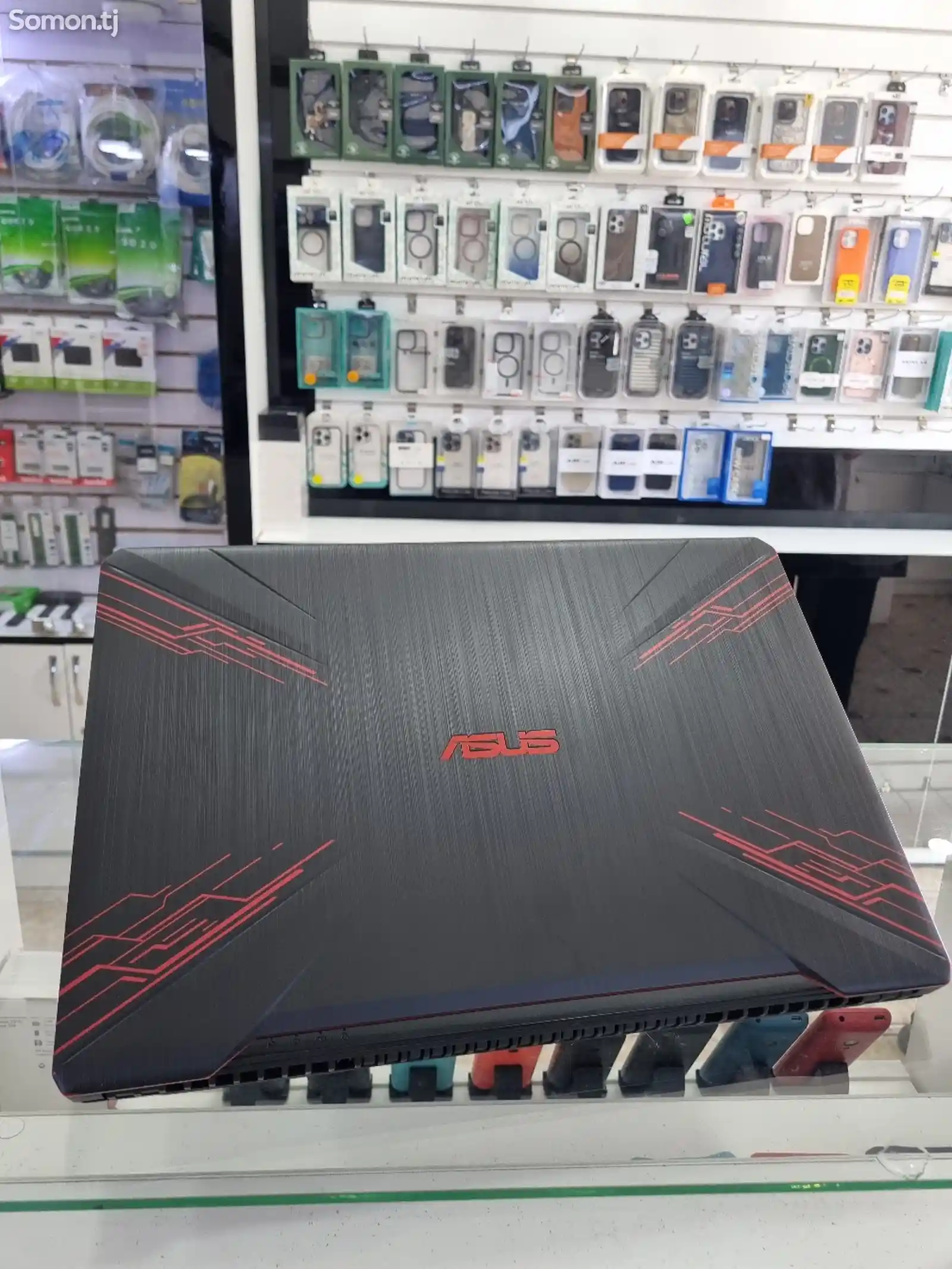 Игровой ноутбук Asus Tuf Gaming Red-1