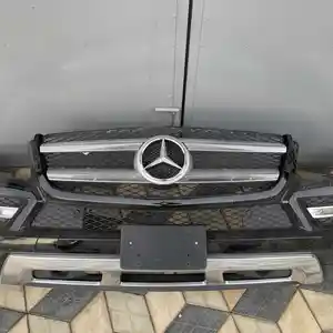 Передний бампер от Mercedes-Benz GL 350