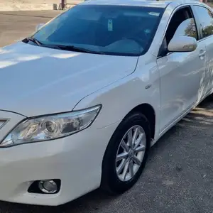 Toyota Camry, 2010