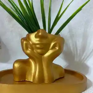 Декоративная ваза из гипса