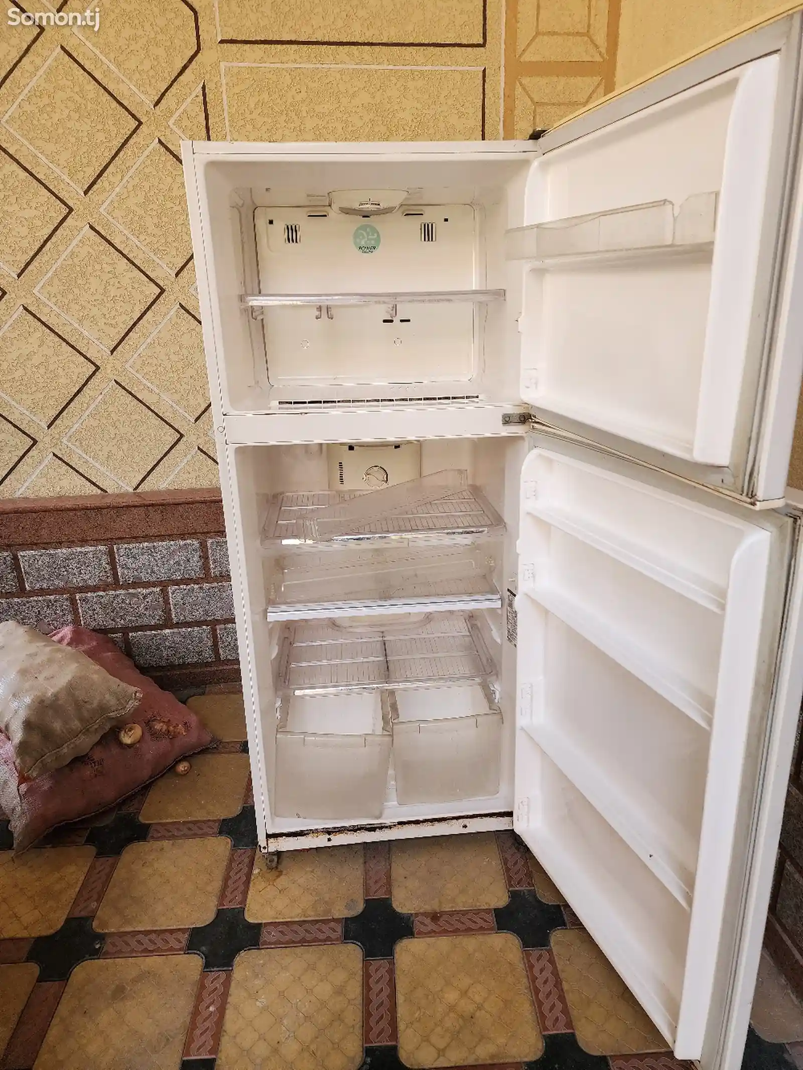 Холодилник LG-2