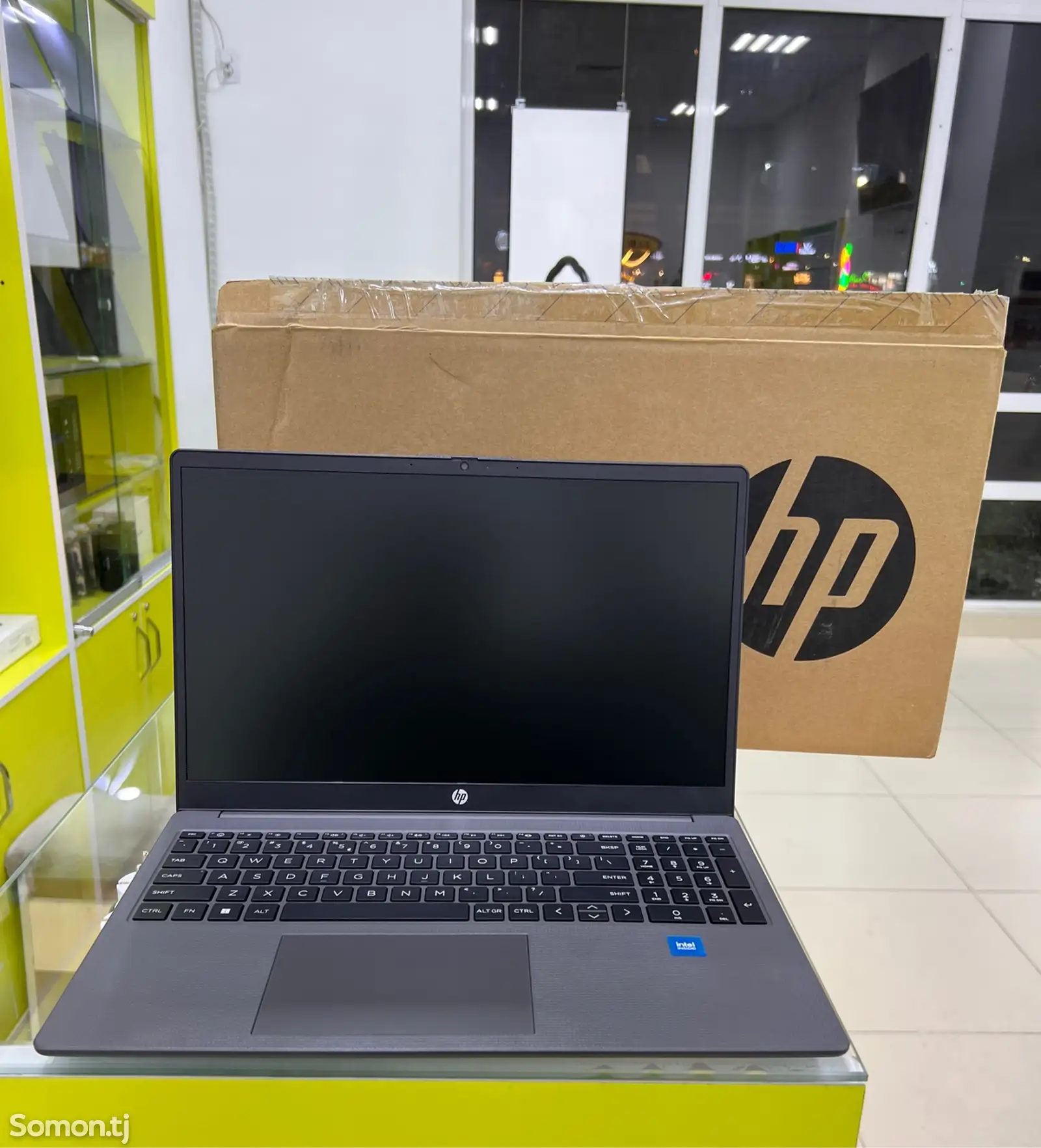 Ноутбук HP Celeron 4GB 256GB SSD-1