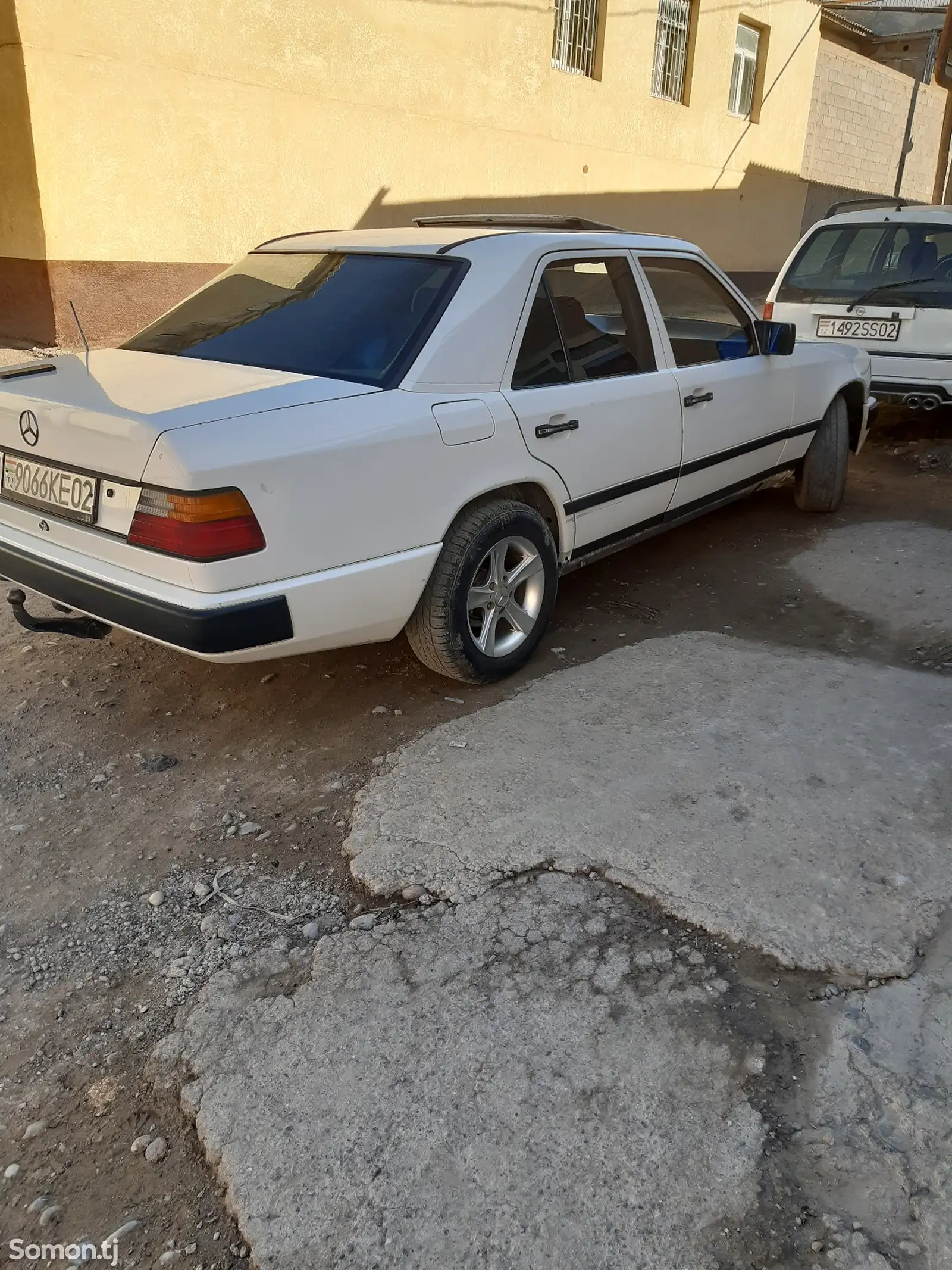 Mercedes-Benz W124, 1988-4