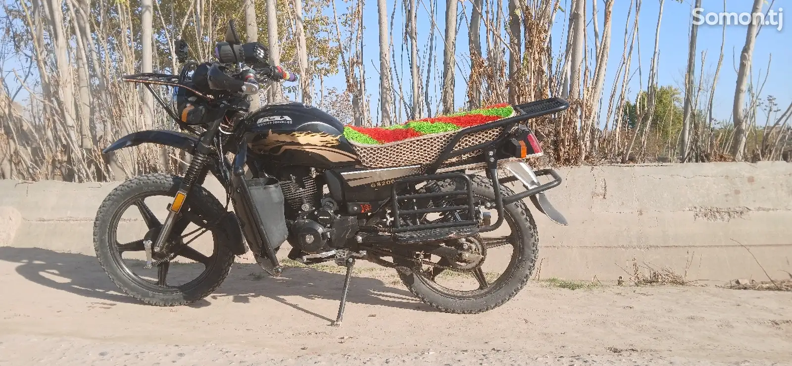 Мотоцикл Suzuki 200GS-1