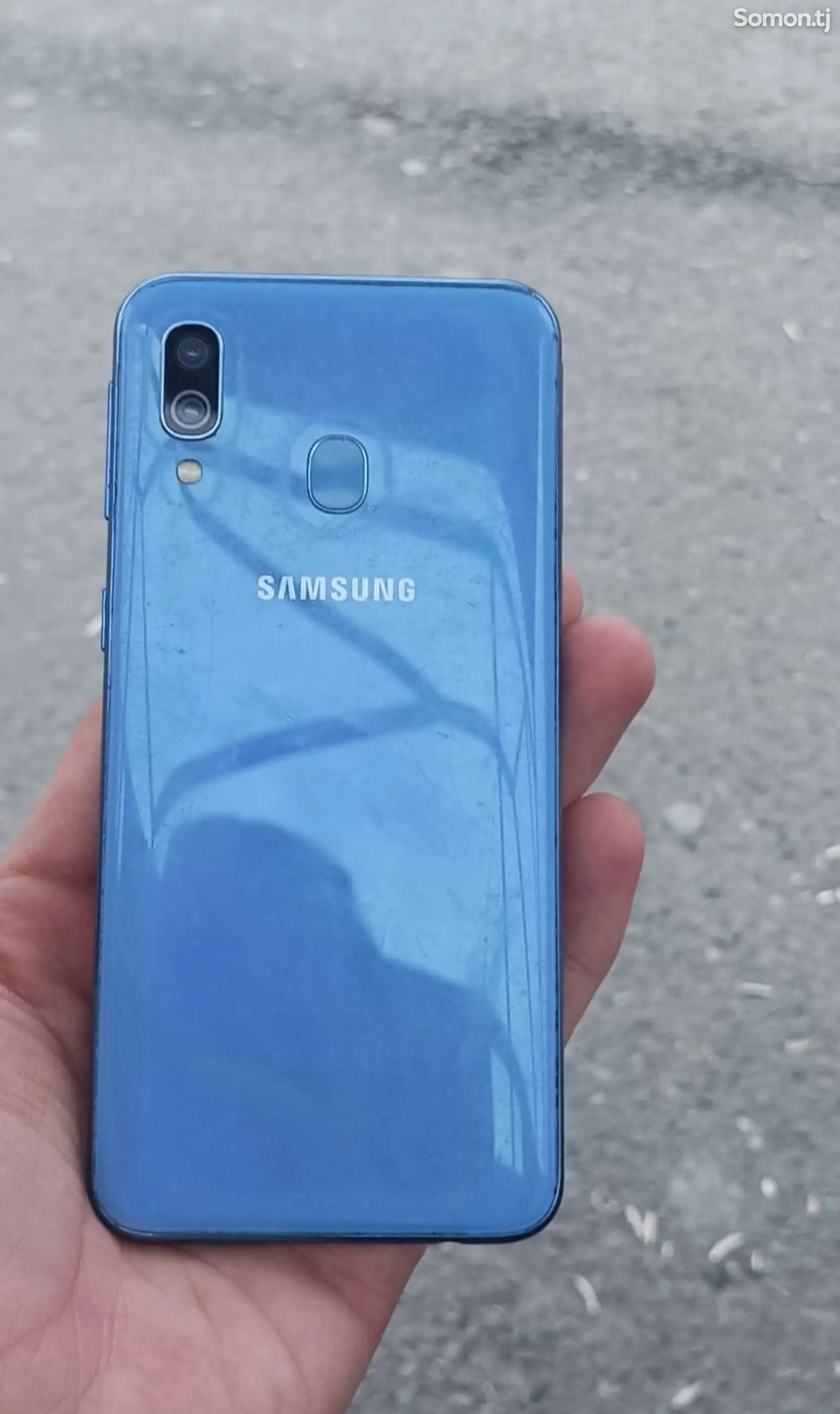 Samsung Galaxy A40-1