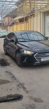 Hyundai Elantra, 2017-3