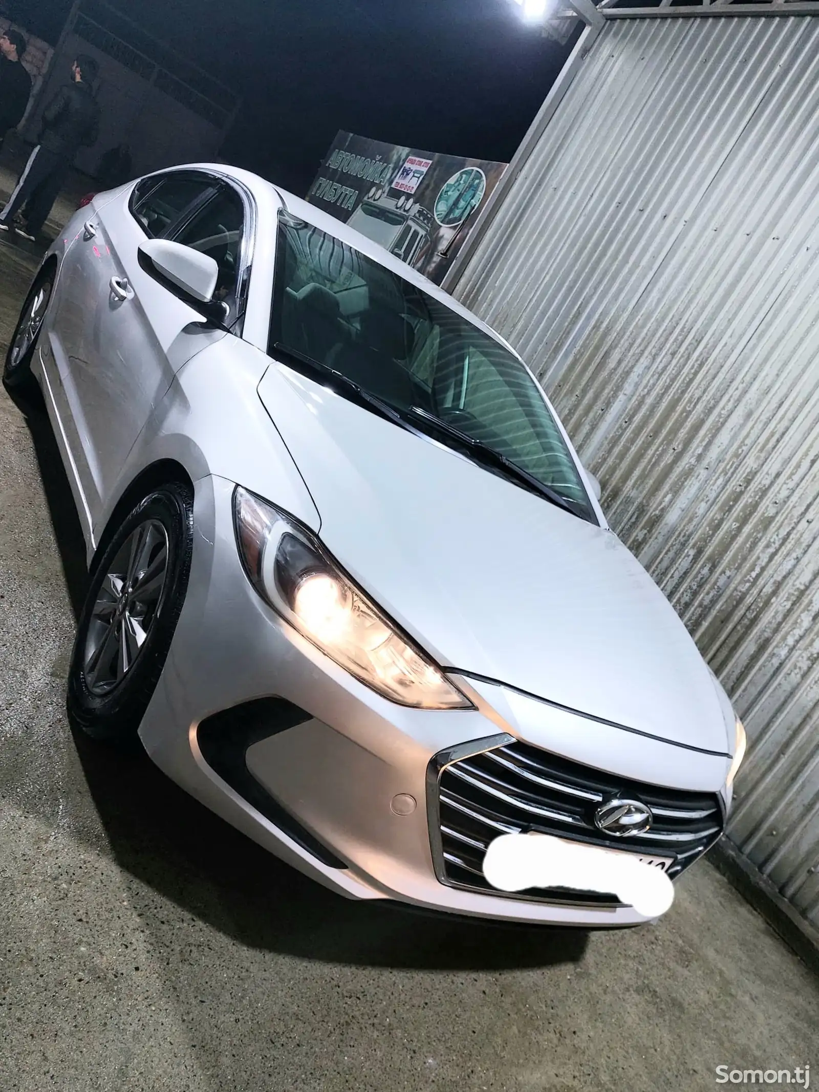 Hyundai Elantra, 2017-1