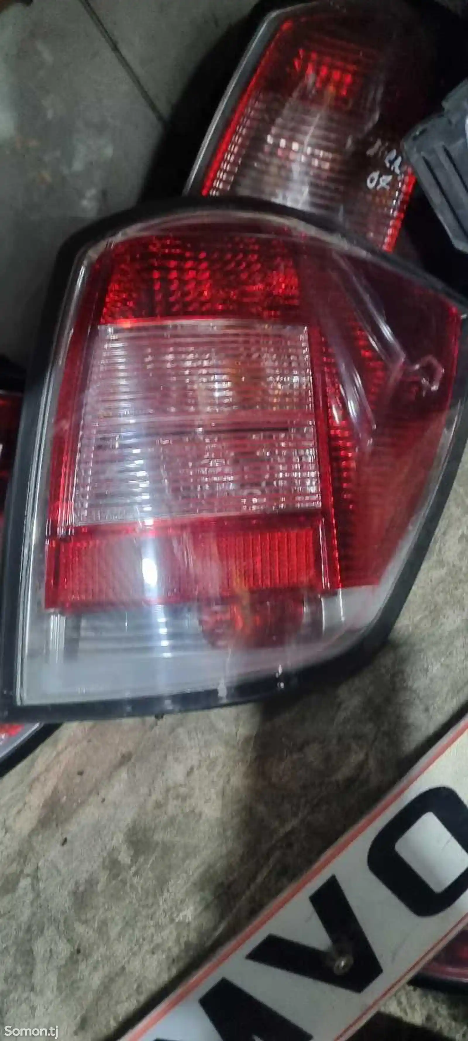 Правый задний фонарь на Opel Astra H-2