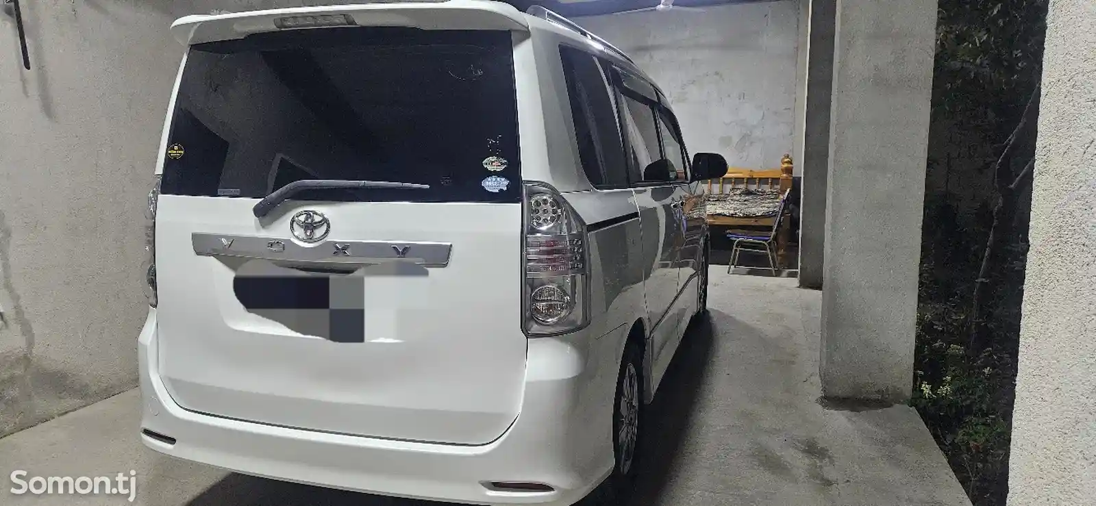 Toyota Voxy, 2010-6