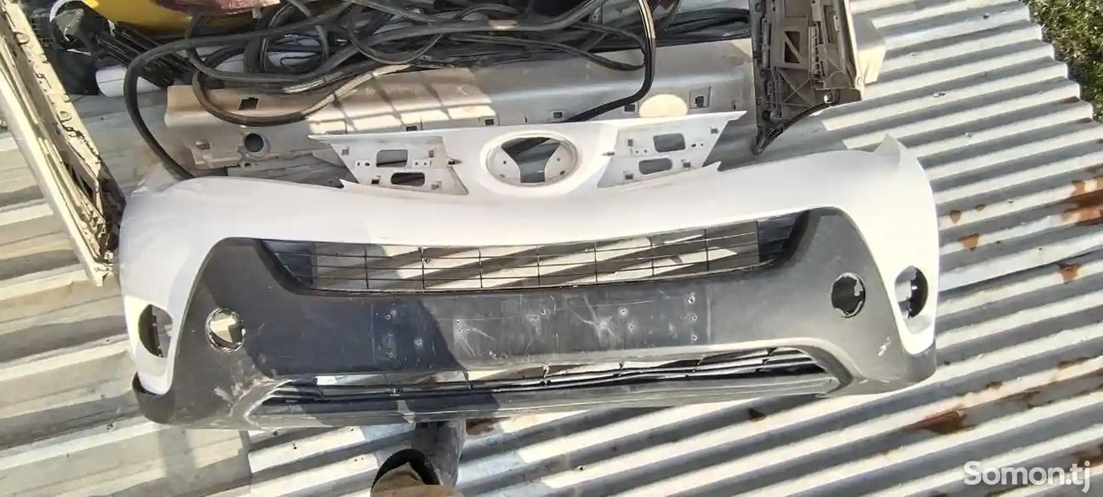 Бампер на Toyota RAV 4-1