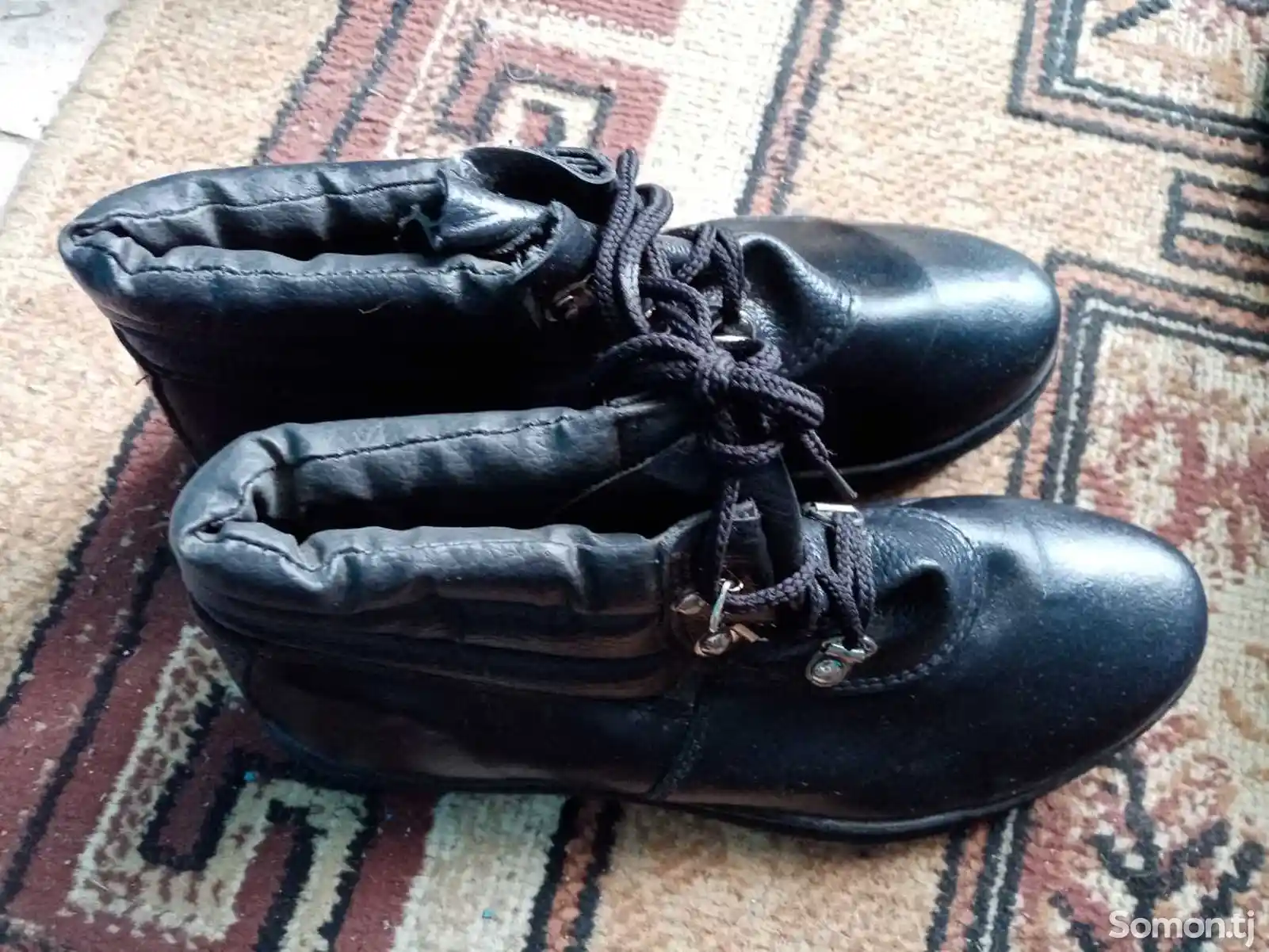 Кирзовые ботинки на шнурках-1