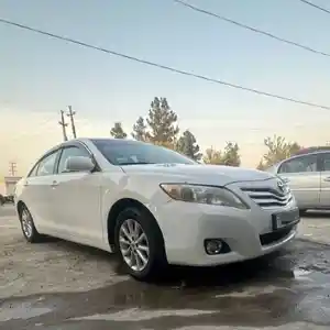 Toyota Camry, 2011