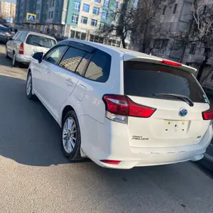 Toyota Fielder, 2015