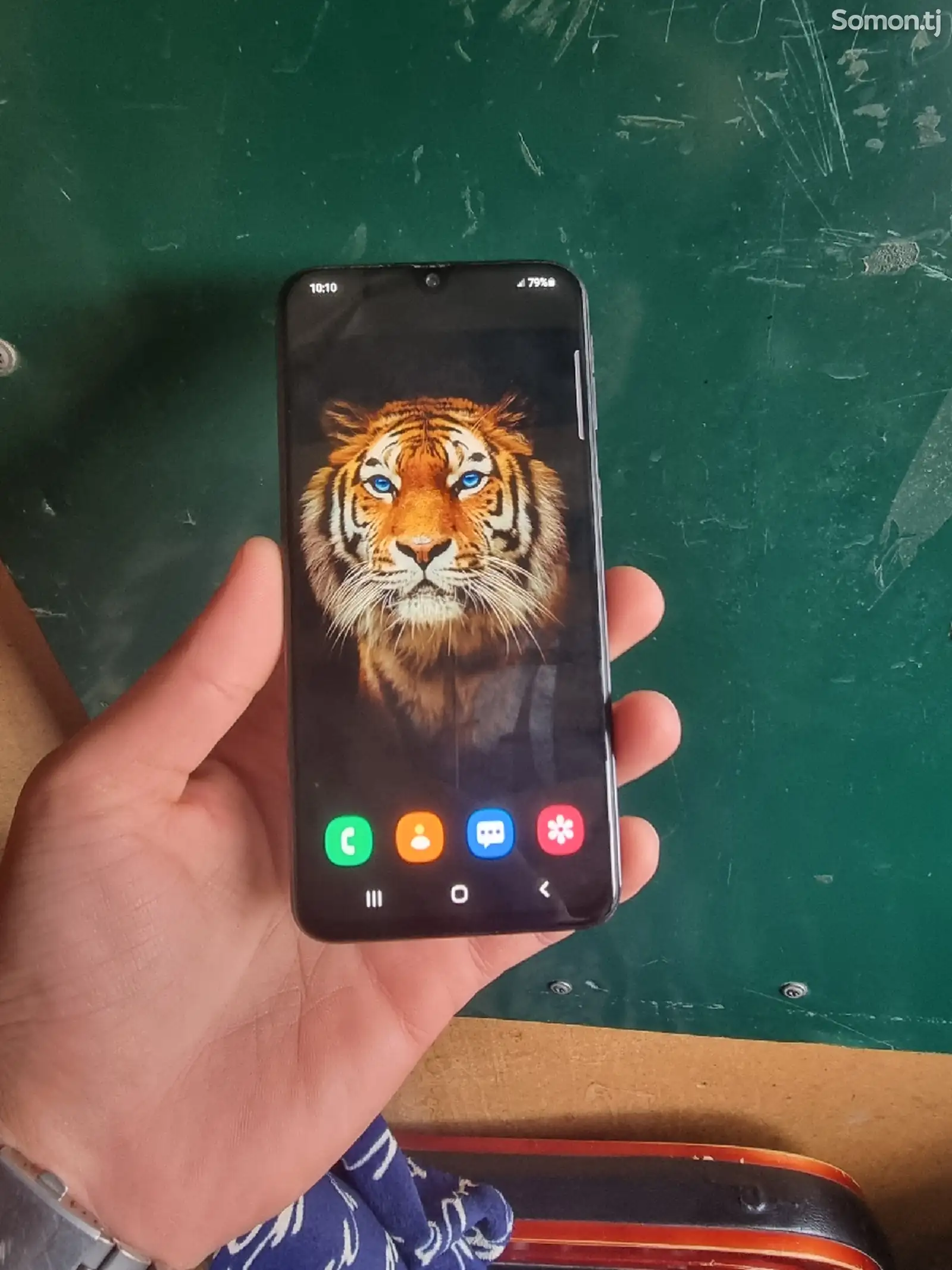 Samsung Galaxy A40-1