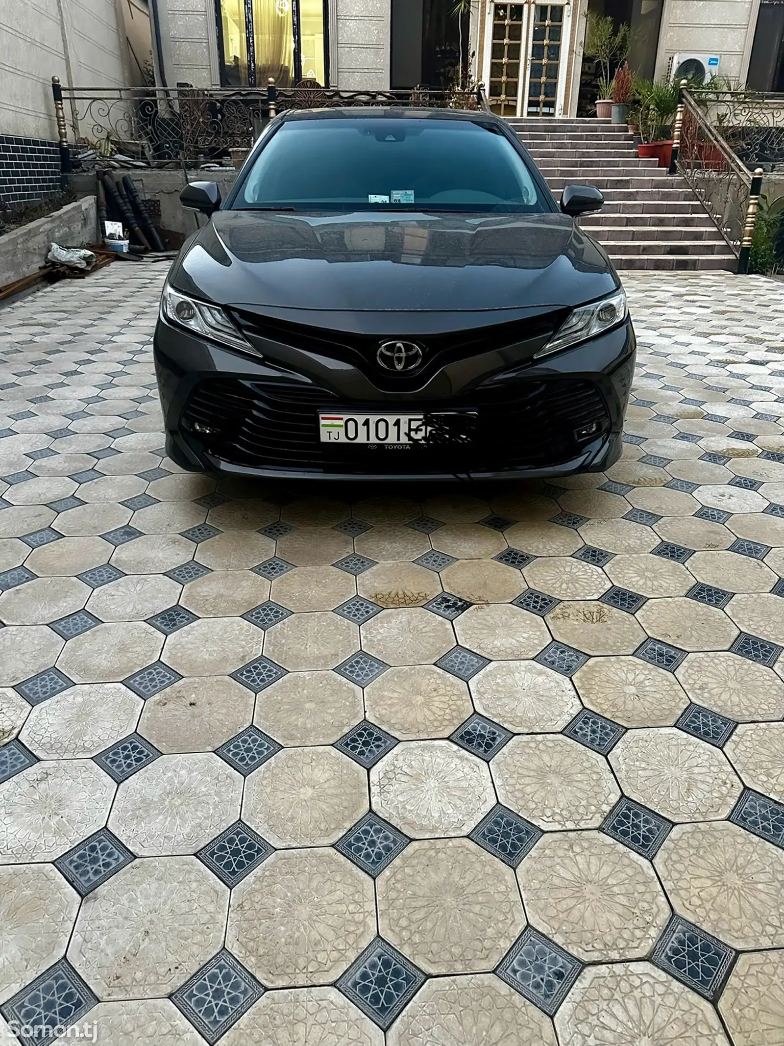 Toyota Camry, 2019-1