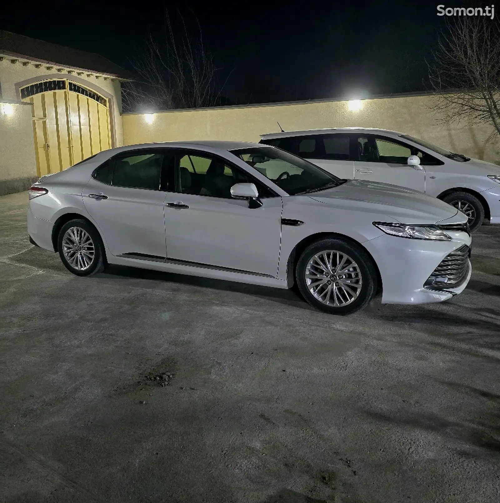 Toyota Camry, 2018-1