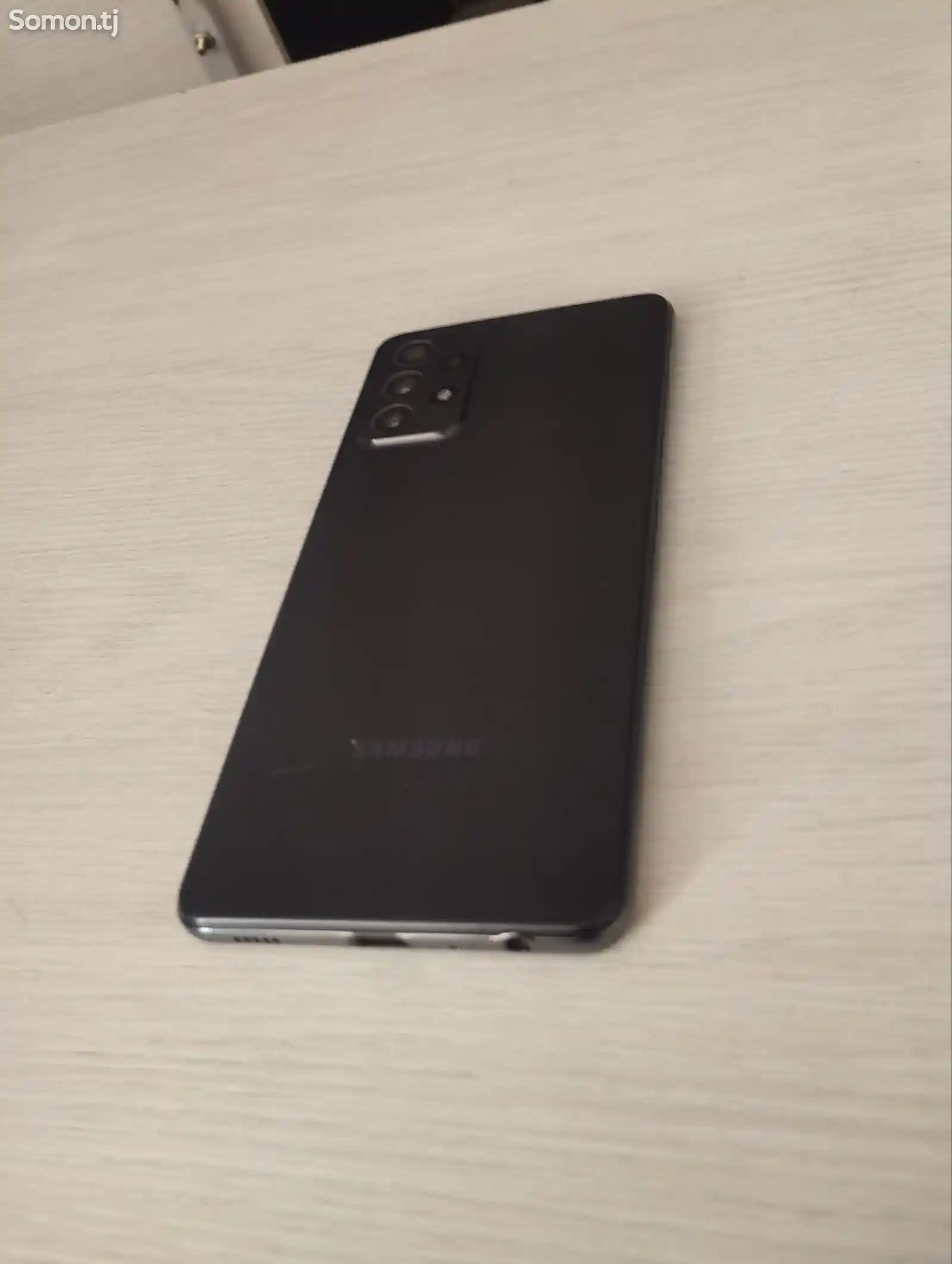 Samsung Galaxy A72-3