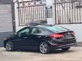 Hyundai Elantra, 2017-6