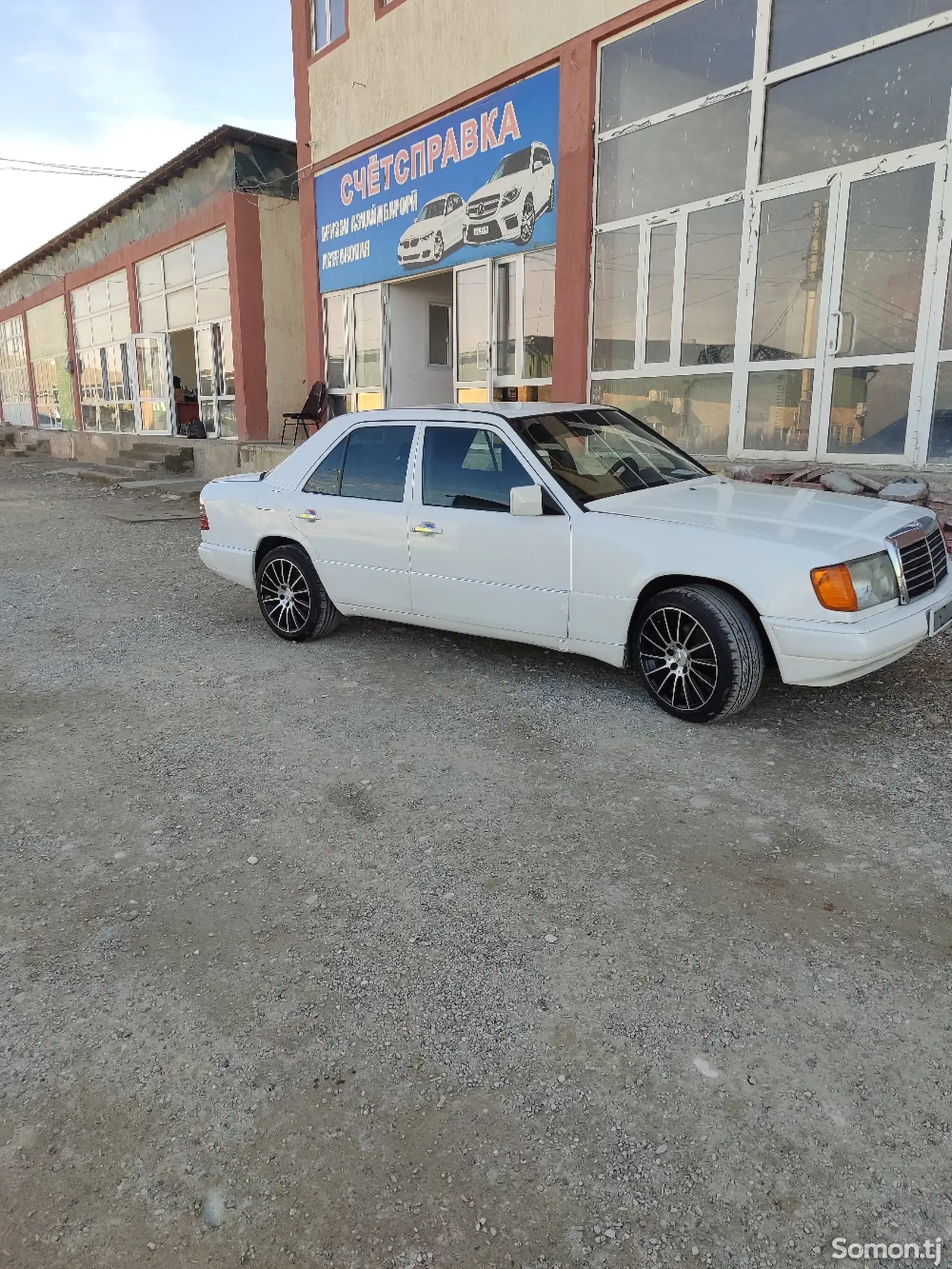 Mercedes-Benz W124, 1988-1