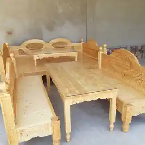 Тапчан и стол со скамейками