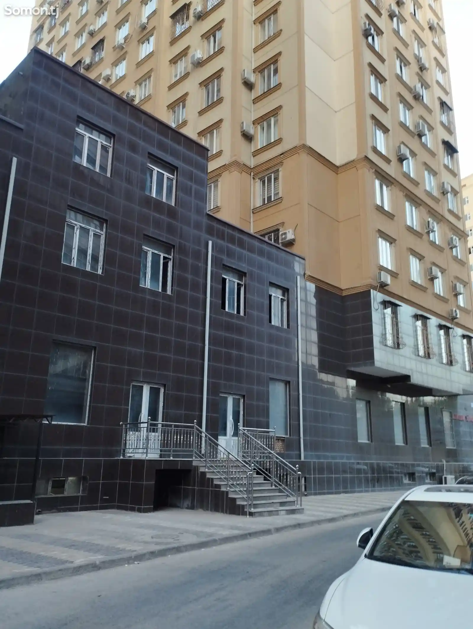 Помещение под магазин / салон, 500м², 82мкр-1