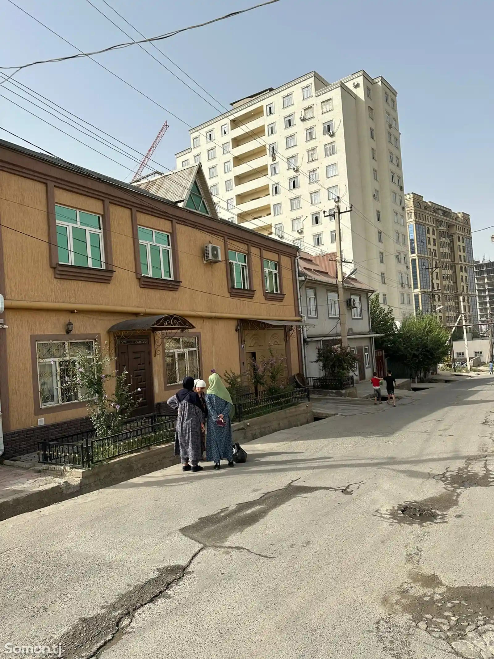 2-этажный, 12 комнатный дом, 400 м², Сомони-1