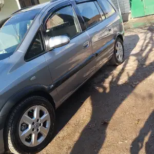 Opel Zafira, 2004