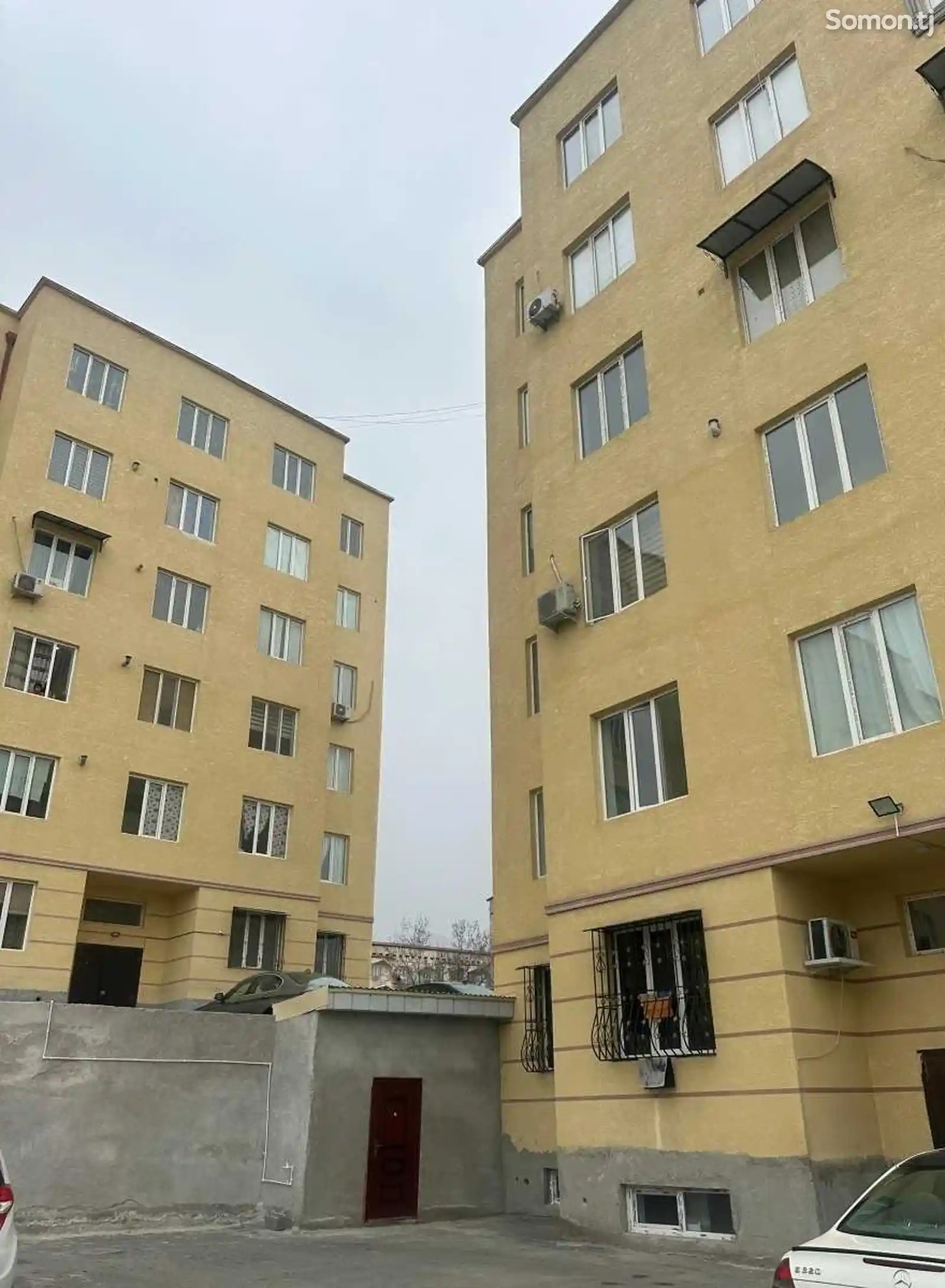 1-комн. квартира, Цокольный этаж, 40 м², 13 мкр-1